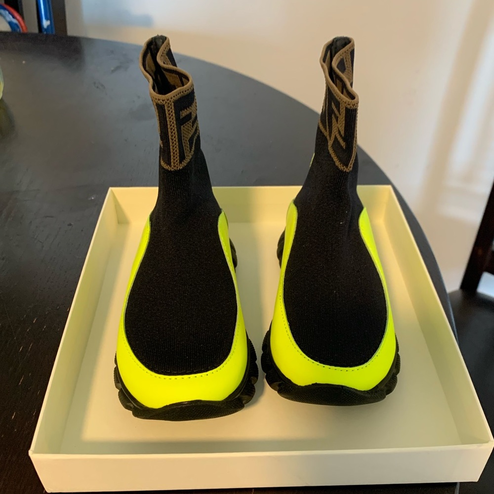 Authentic Fendi kid toddler unisex sneaker